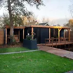 Casa Aan De Plas, Met Sauna En Hottub Of Jacuzzi Panzió