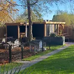 Panzió Casa Aan De Plas, Met Sauna En Hottub Of Jacuzzi