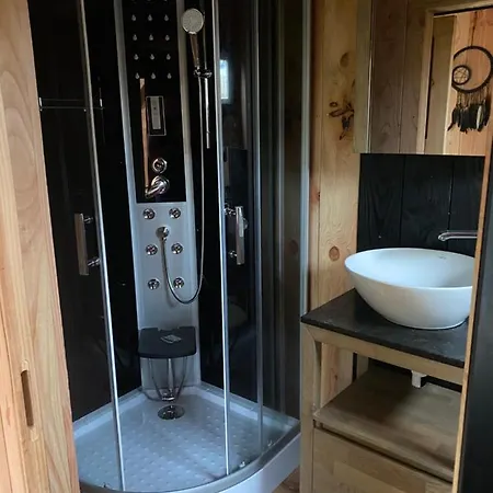 Casa Aan De Plas, Met Sauna En Hottub Of Jacuzzi Alojamento de Acomodação e Pequeno-almoço