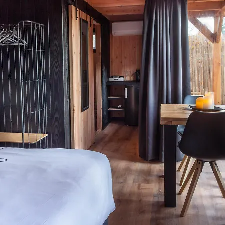 Casa Aan De Plas, Met Sauna En Hottub Of Jacuzzi Bed & Breakfast
