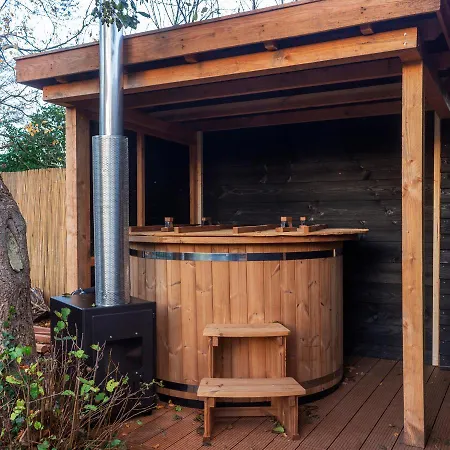 Casa Aan De Plas, Met Sauna En Hottub Of Jacuzzi