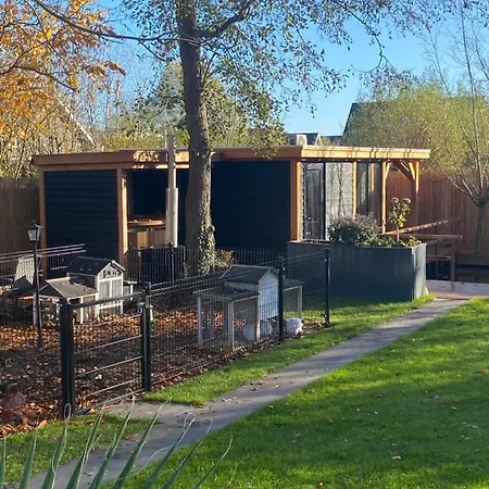 Alojamento de Acomodação e Pequeno-almoço Casa Aan De Plas, Met Sauna En Hottub Of Jacuzzi