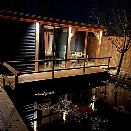 Couette-café Casa Aan De Plas, Met Sauna En Hottub Of Jacuzzi Nieuwkoop