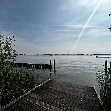 B&B Casa Aan De Plas, Met Sauna En Hottub Of Jacuzzi