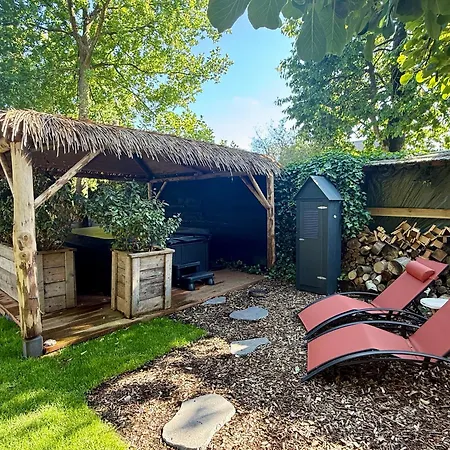 Panzió Casa Aan De Plas, Met Sauna En Hottub Of Jacuzzi Nieuwkoop