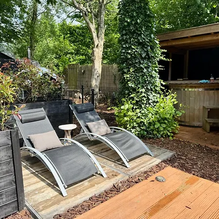 Nocleg ze śniadaniem Casa Aan De Plas, Met Sauna En Hottub Of Jacuzzi Nieuwkoop