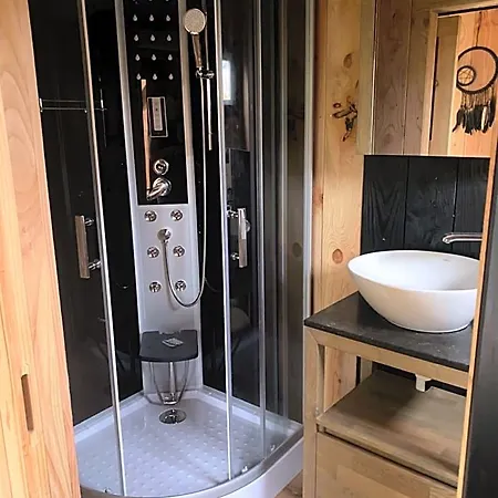 Casa Aan De Plas, Met Sauna En Hottub Of Jacuzzi Nieuwkoop