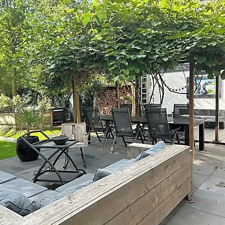 Casa Aan De Plas, Met Sauna En Hottub Of Jacuzzi Nieuwkoop
