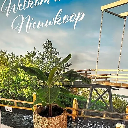 Alojamento de Acomodação e Pequeno-almoço Casa Aan De Plas, Met Sauna En Hottub Of Jacuzzi Nieuwkoop