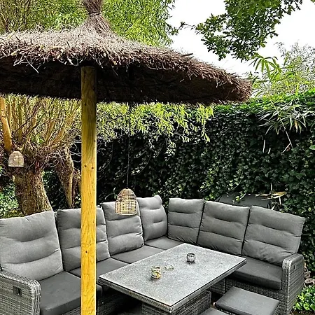Casa Aan De Plas, Met Sauna En Hottub Of Jacuzzi 3* Nieuwkoop