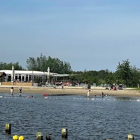 Casa Aan De Plas, Met Sauna En Hottub Of Jacuzzi