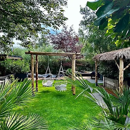 Alojamento de Acomodação e Pequeno-almoço Casa Aan De Plas, Met Sauna En Hottub Of Jacuzzi 3*