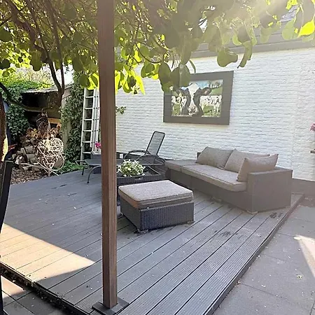 Casa Aan De Plas, Met Sauna En Hottub Of Jacuzzi Alojamento de Acomodação e Pequeno-almoço