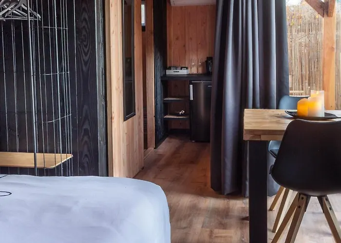 Casa Aan De Plas, Met Sauna En Hottub Of Jacuzzi Bed & Breakfast