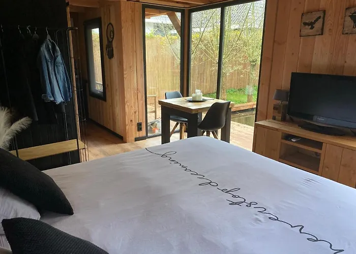 Casa Aan De Plas, Met Sauna En Hottub Of Jacuzzi فندق مبيت وإفطار