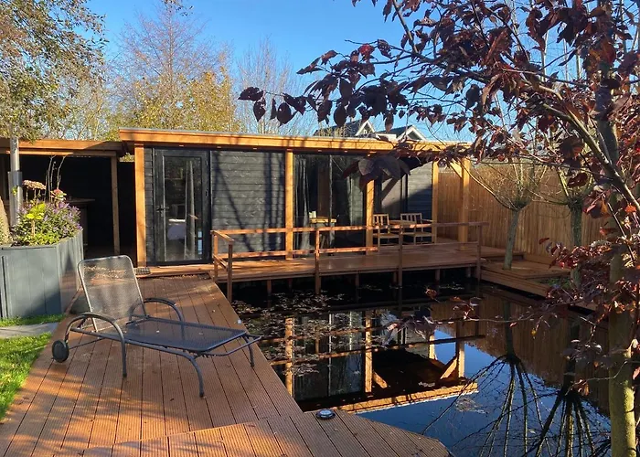 Casa Aan De Plas, Met Sauna En Hottub Of Jacuzzi 3* Nieuwkoop
