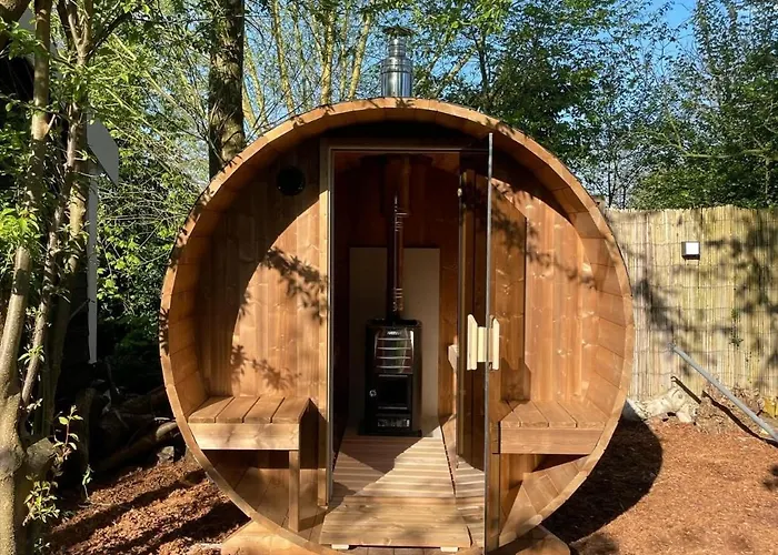 Casa Aan De Plas, Met Sauna En Hottub Of Jacuzzi 3* Nieuwkoop
