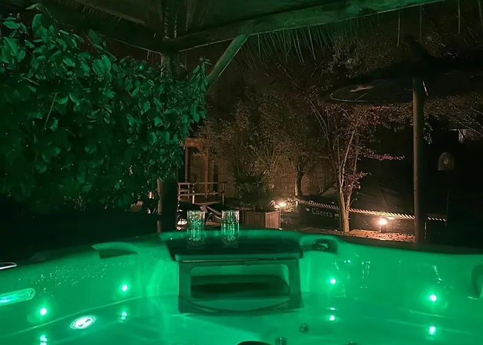 Casa Aan De Plas, Met Sauna En Hottub Of Jacuzzi فندق مبيت وإفطار Nieuwkoop