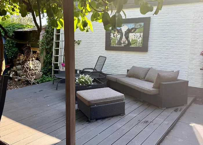 Casa Aan De Plas, Met Hottub En Jacuzzi 3*