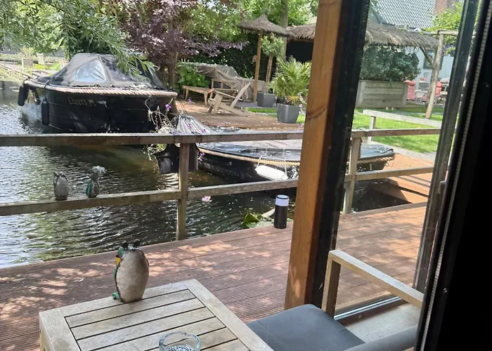 Casa Aan De Plas, Met Sauna En Hottub Of Jacuzzi 3* Nieuwkoop