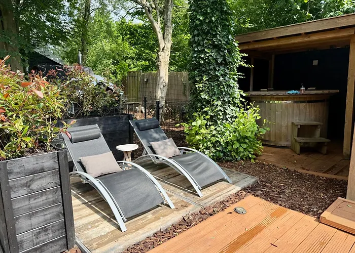 Bed & Breakfast Casa Aan De Plas, Met Sauna En Hottub Of Jacuzzi Nieuwkoop