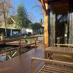 Casa Aan De Plas, Met Sauna En Hottub Of Jacuzzi 3*