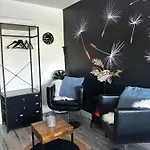 Casa Aan De Plas, Met Sauna En Hottub Of Jacuzzi