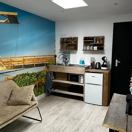 Casa Aan De Plas, Met Sauna En Hottub Of Jacuzzi Couette-café *