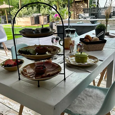 Casa Aan De Plas, Met Sauna En Hottub Of Jacuzzi Nieuwkoop