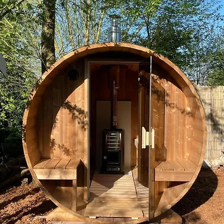 Casa Aan De Plas, Met Sauna En Hottub Of Jacuzzi 3* Nieuwkoop