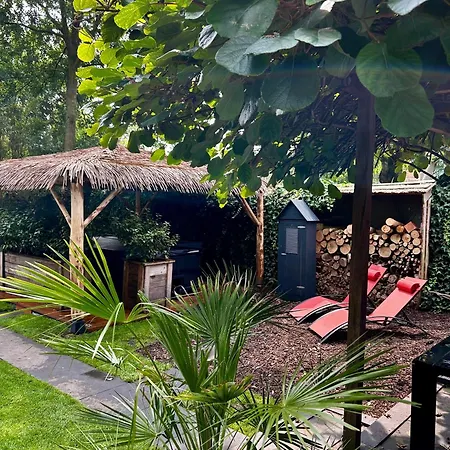 Casa Aan De Plas, Met Sauna En Hottub Of Jacuzzi Frühstückspension Nieuwkoop