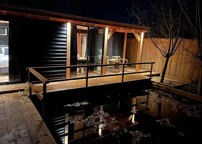 Couette-café Casa Aan De Plas, Met Sauna En Hottub Of Jacuzzi Nieuwkoop